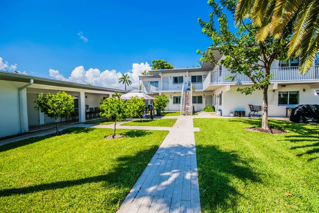 Galt Ocean Rehab Center - Photo 4