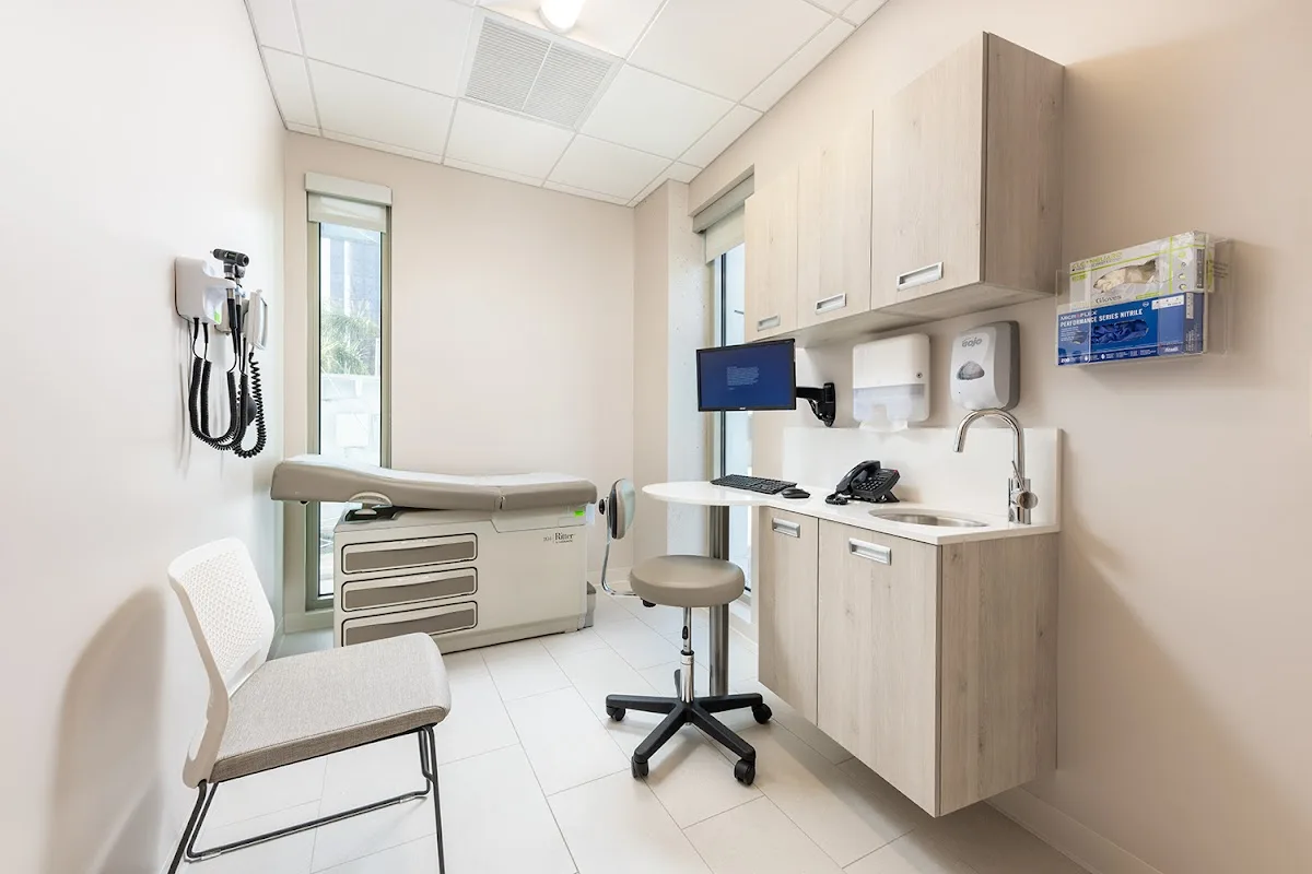 Care Resource Community Health Centers - Photo 3