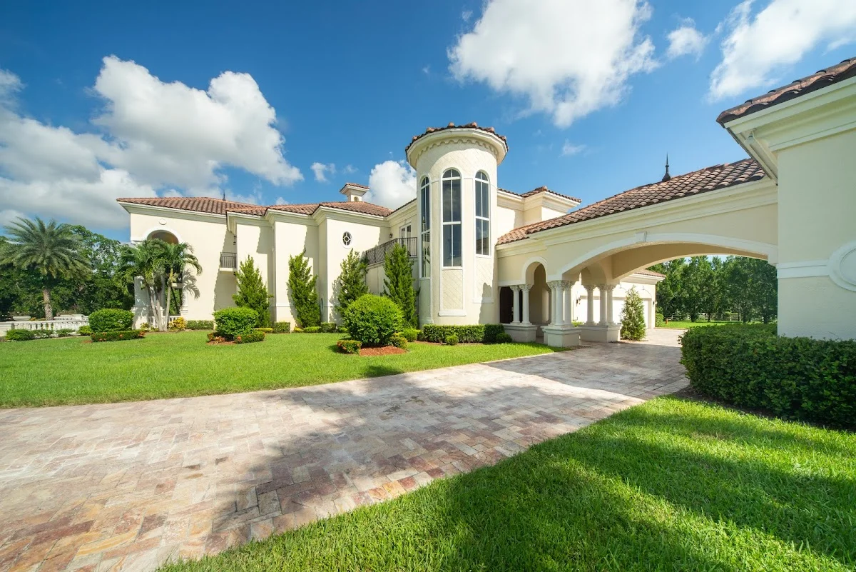 United Recovery Project - Luxury Rehab in Florida - Photo 3