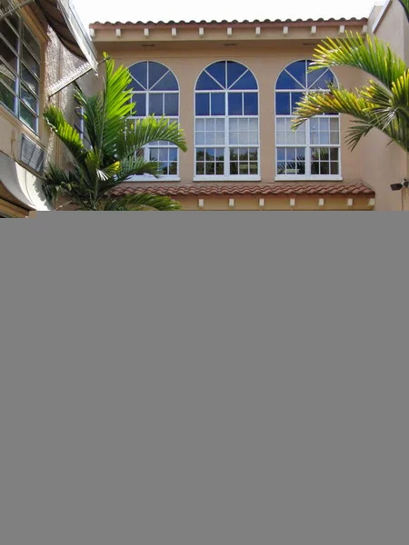 Floridean Nursing and Rehabilitation Center - Photo 2