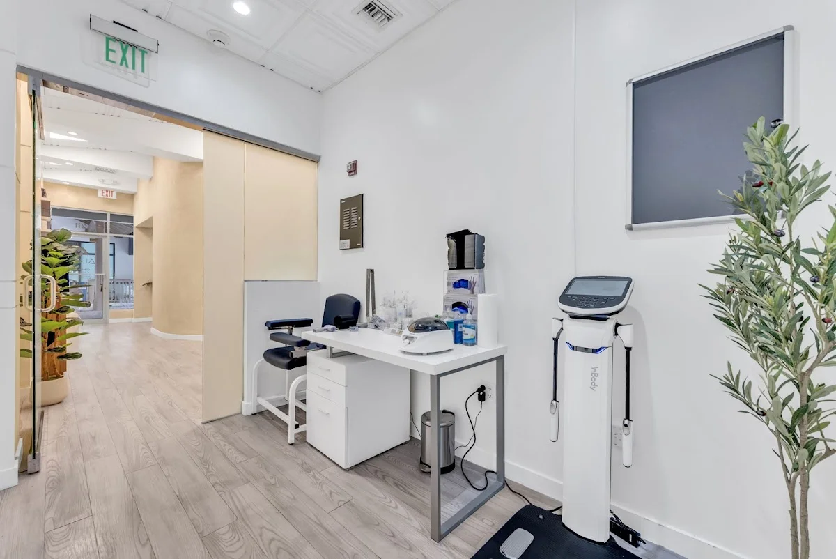 Alive Miami - IV Therapy | Peptides | NAD+ | Exosomes - Photo 4