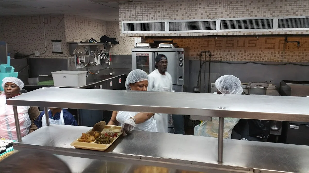 The Caring Place Dr. Frank and Maxine Jacobs Center for Men - Photo 3