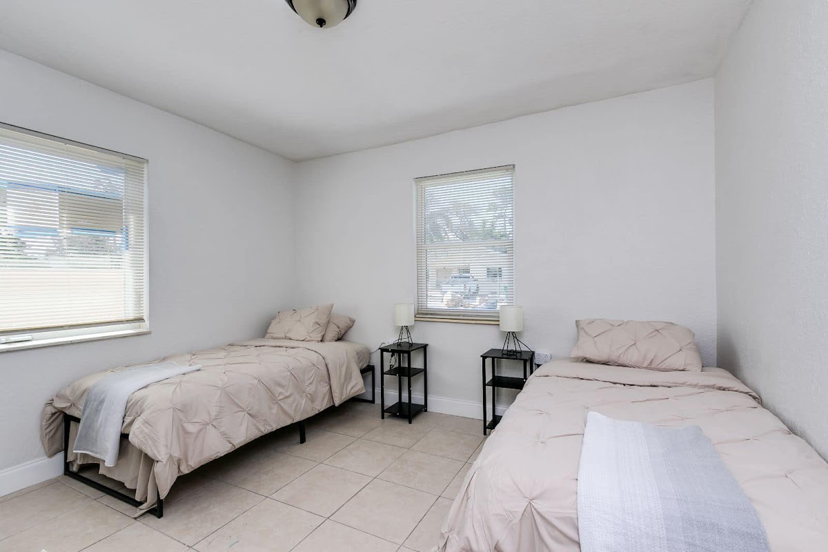 South Florida Oasis - Photo 2