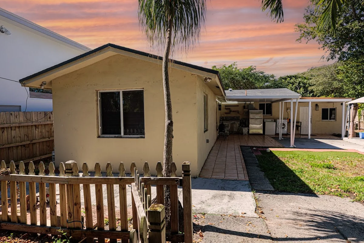 The Right Way Sober Living LLC - Photo 2