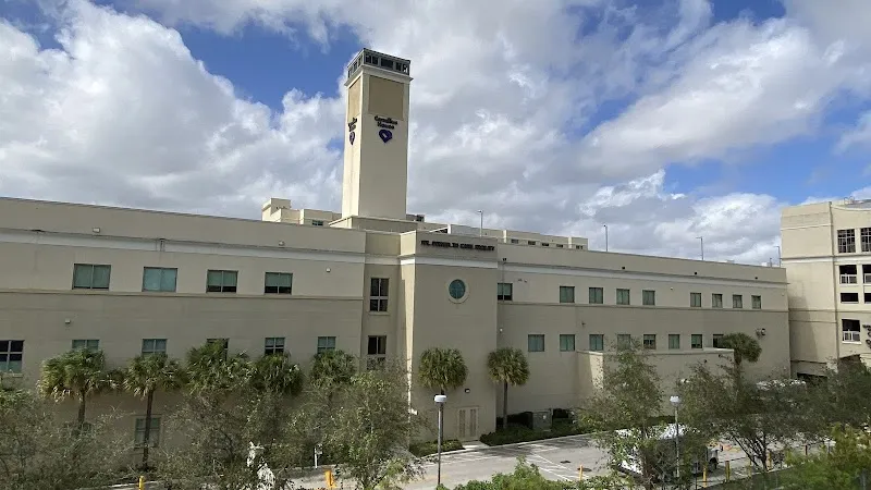 Camillus House - Photo 2