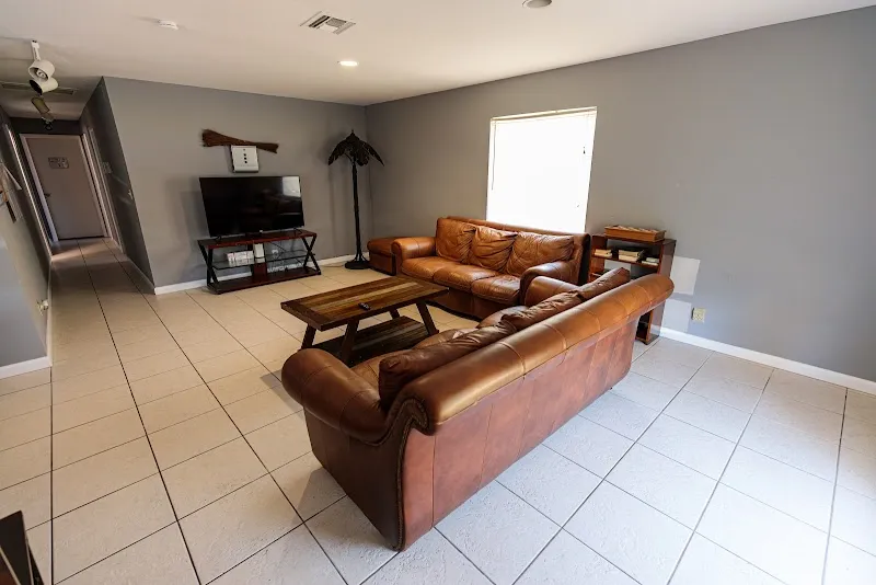 The Right Way Sober Living LLC - Photo 5