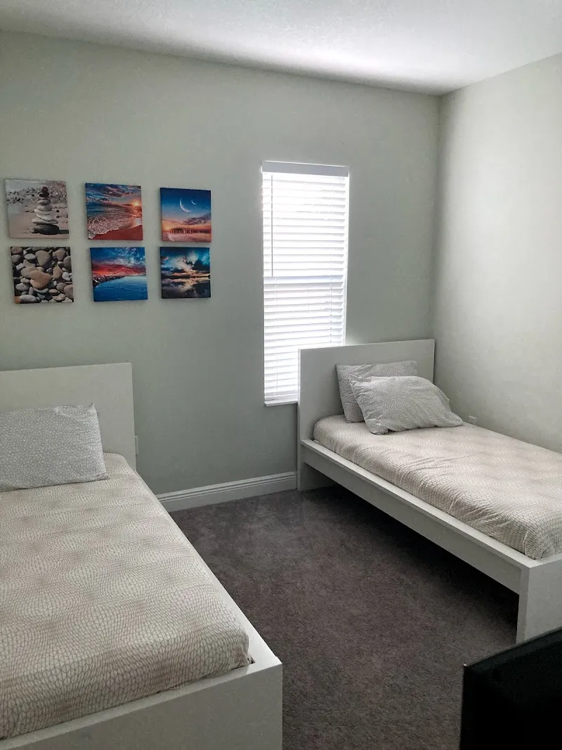 Cleveland House Sober Living - Photo 2