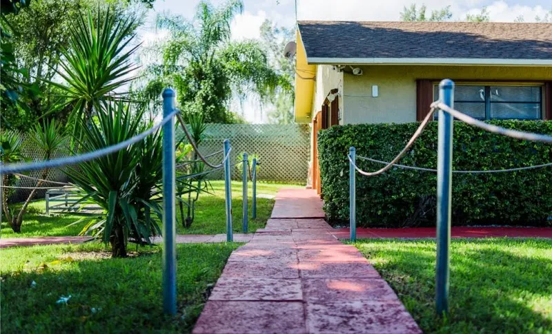 Harbor Village - Photo 3