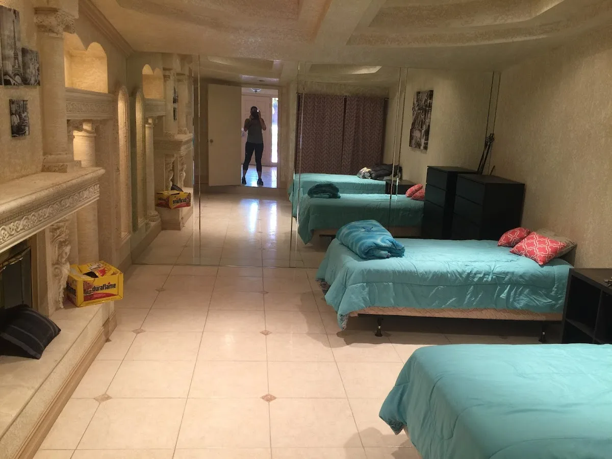 Blue Waters Recovery Foundation - Sober Living By Tiffany - Photo 3