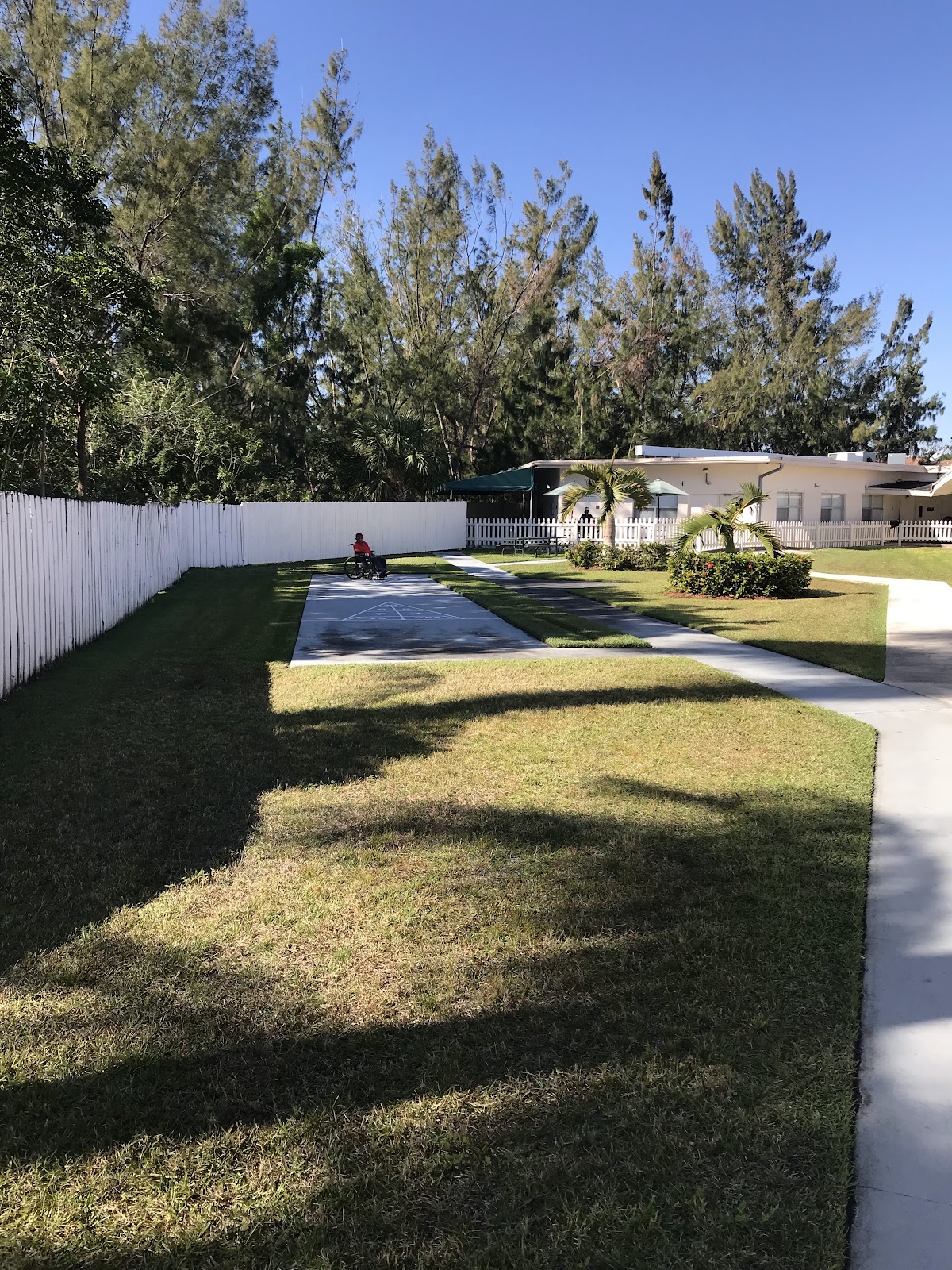 Pinecrest Center for Rehabilitation and Healing - Photo 4