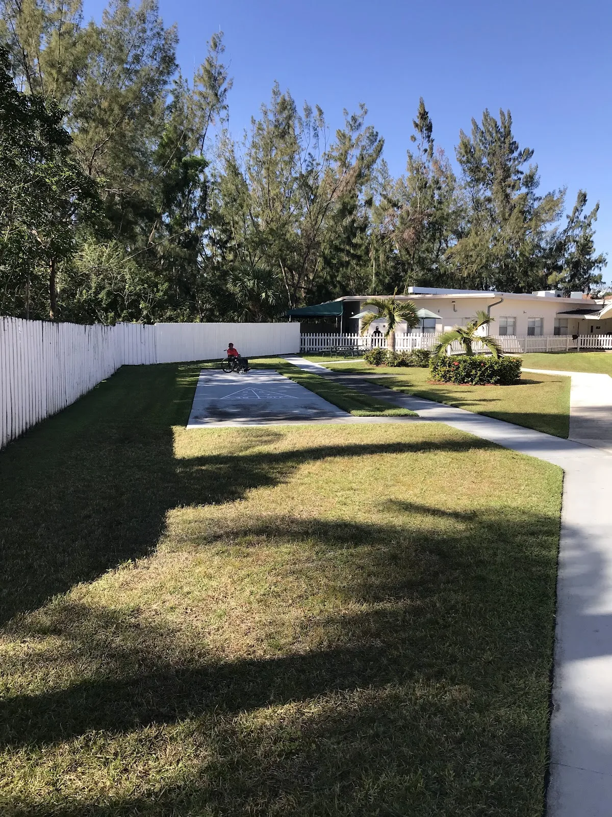 Pinecrest Center for Rehabilitation and Healing - Photo 2