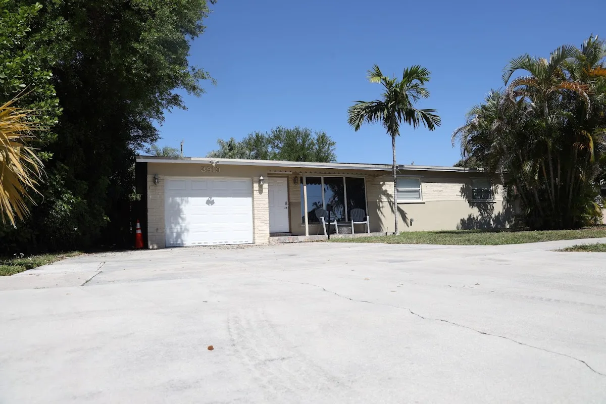 House of Discernment - Photo 5