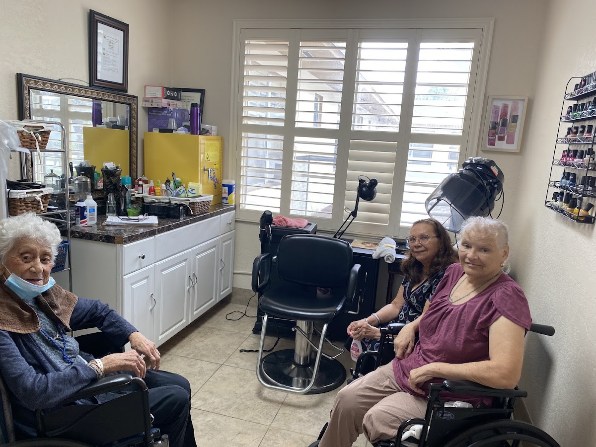 Fountain Manor - Photo 5