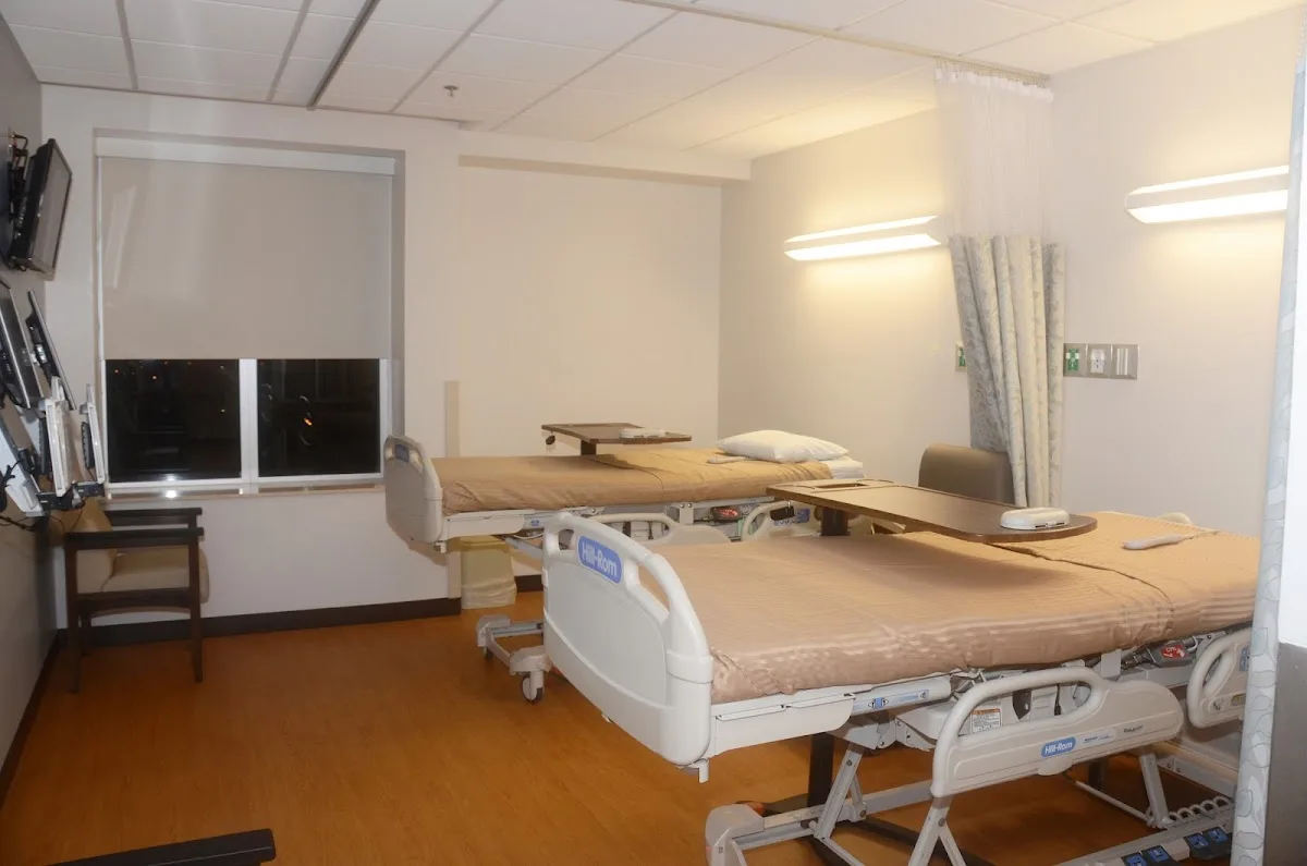 Holy Cross Health Inpatient Rehabilitation - Photo 4