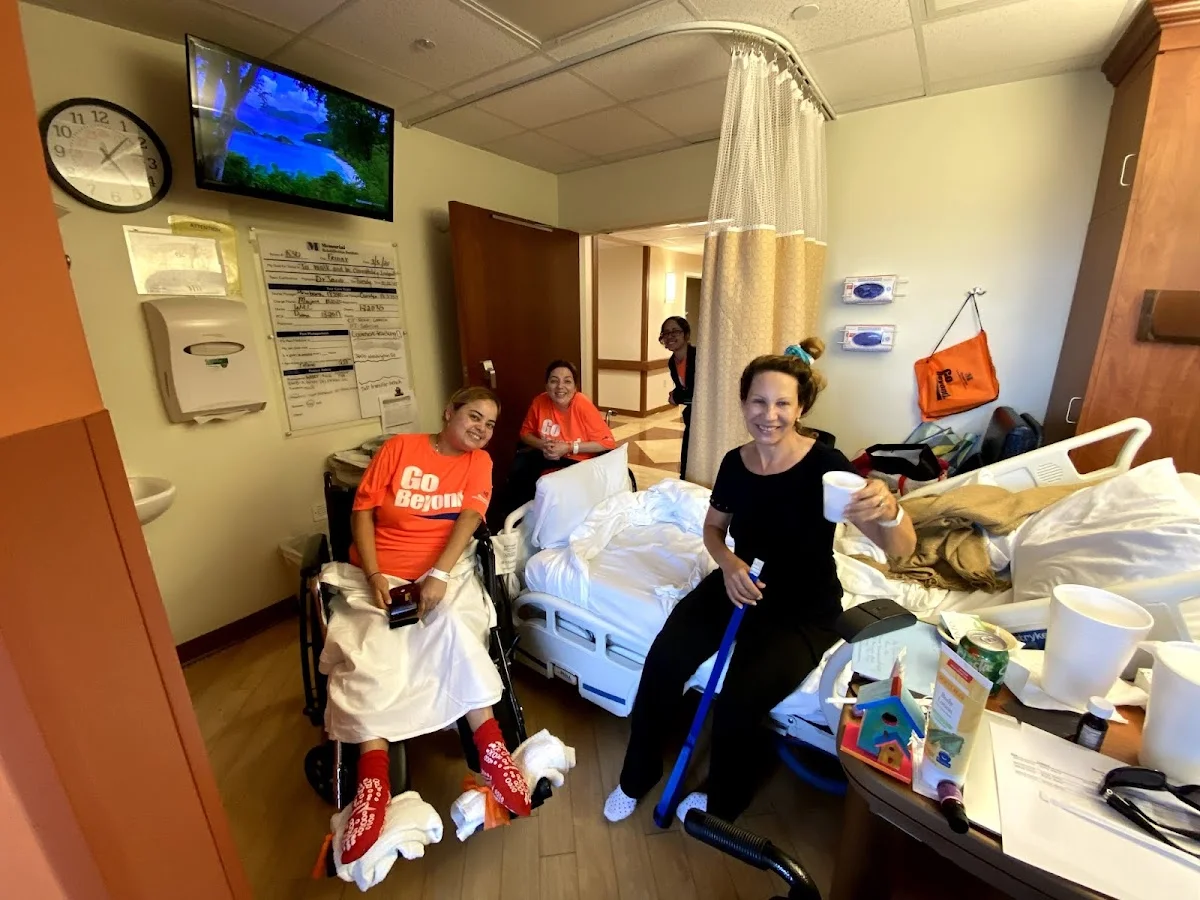 Memorial Rehabilitation Institute at Memorial Regional Hospital South - Photo 2