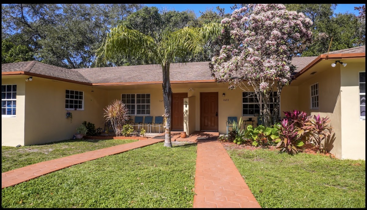 Coral Sober Living - Photo 2